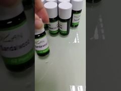 Présentation de l'huile parfumée pour lessive au lys frais et floral haute intensité