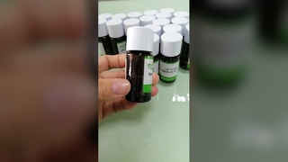 Échantillon de parfum de bougie à la rose noire