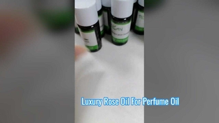 Huile de rose pour la fabrication de parfums de luxe