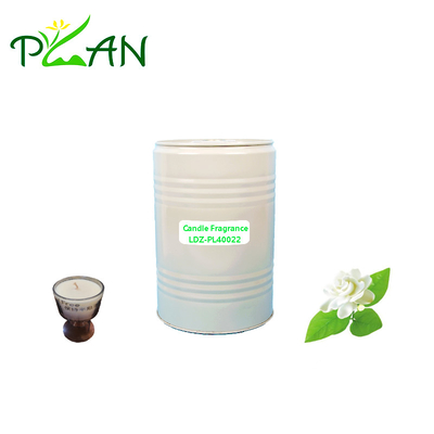Les bougies produisent des parfums concentrés, des huiles essentielles et des essences de jasmin.